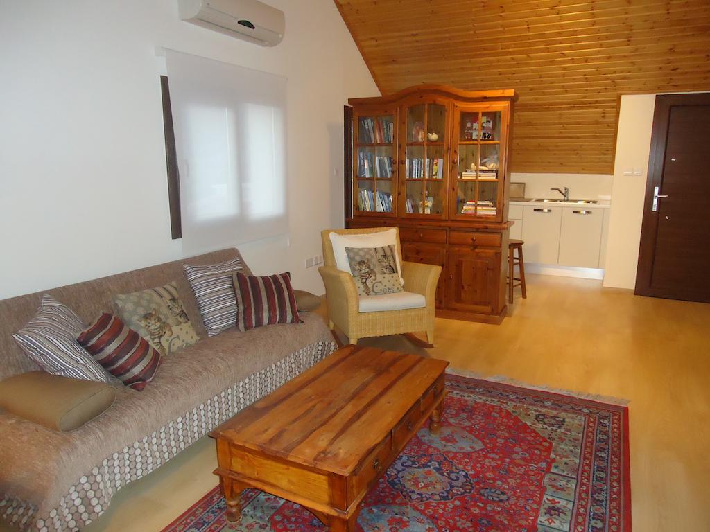 Petralona Apartment Agios Athanasios Room photo