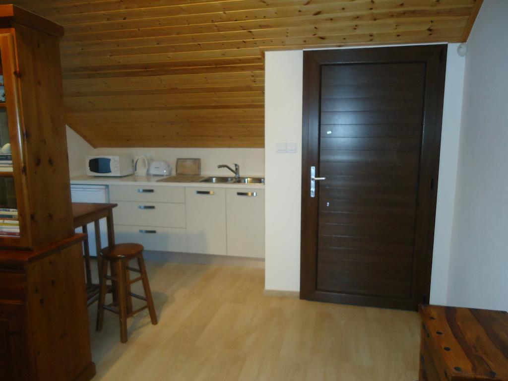 Petralona Apartment Agios Athanasios Exterior photo